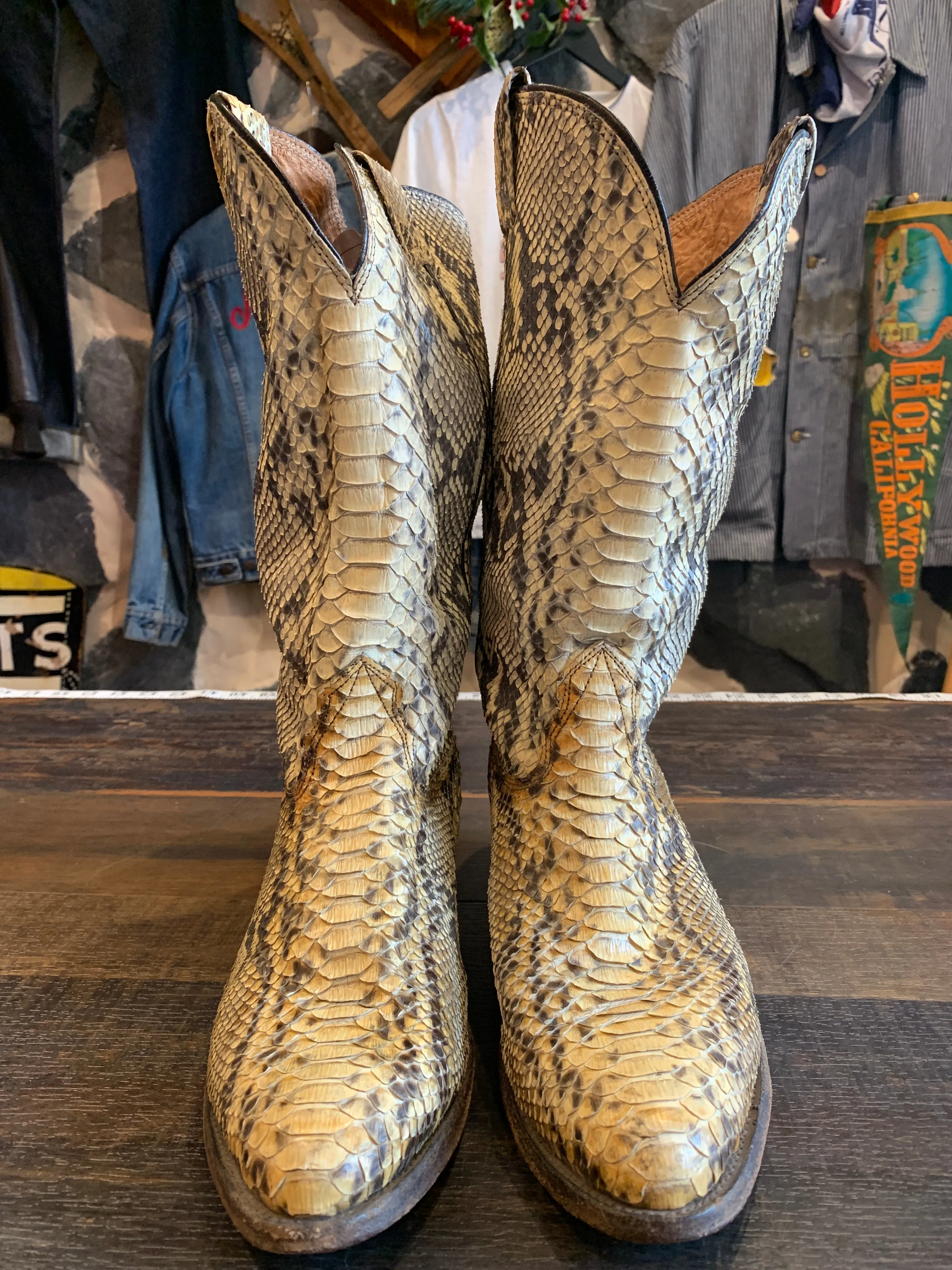 43. Vintage Nocona Full Snakeskin Exotic Very Rare Boots. 9d