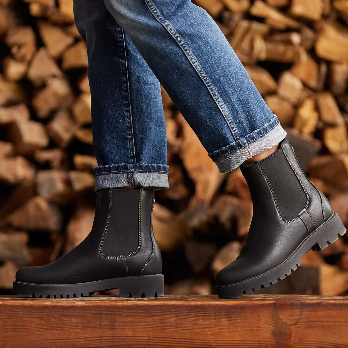 ARIAT Wexford Lug Mid Waterproof Chelsea Boots - Womens - Jet Black