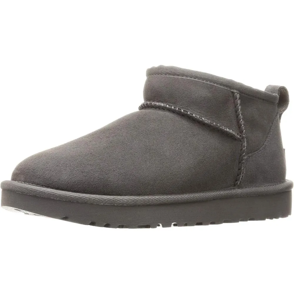 Classic Pull On Style Design Mini Boots