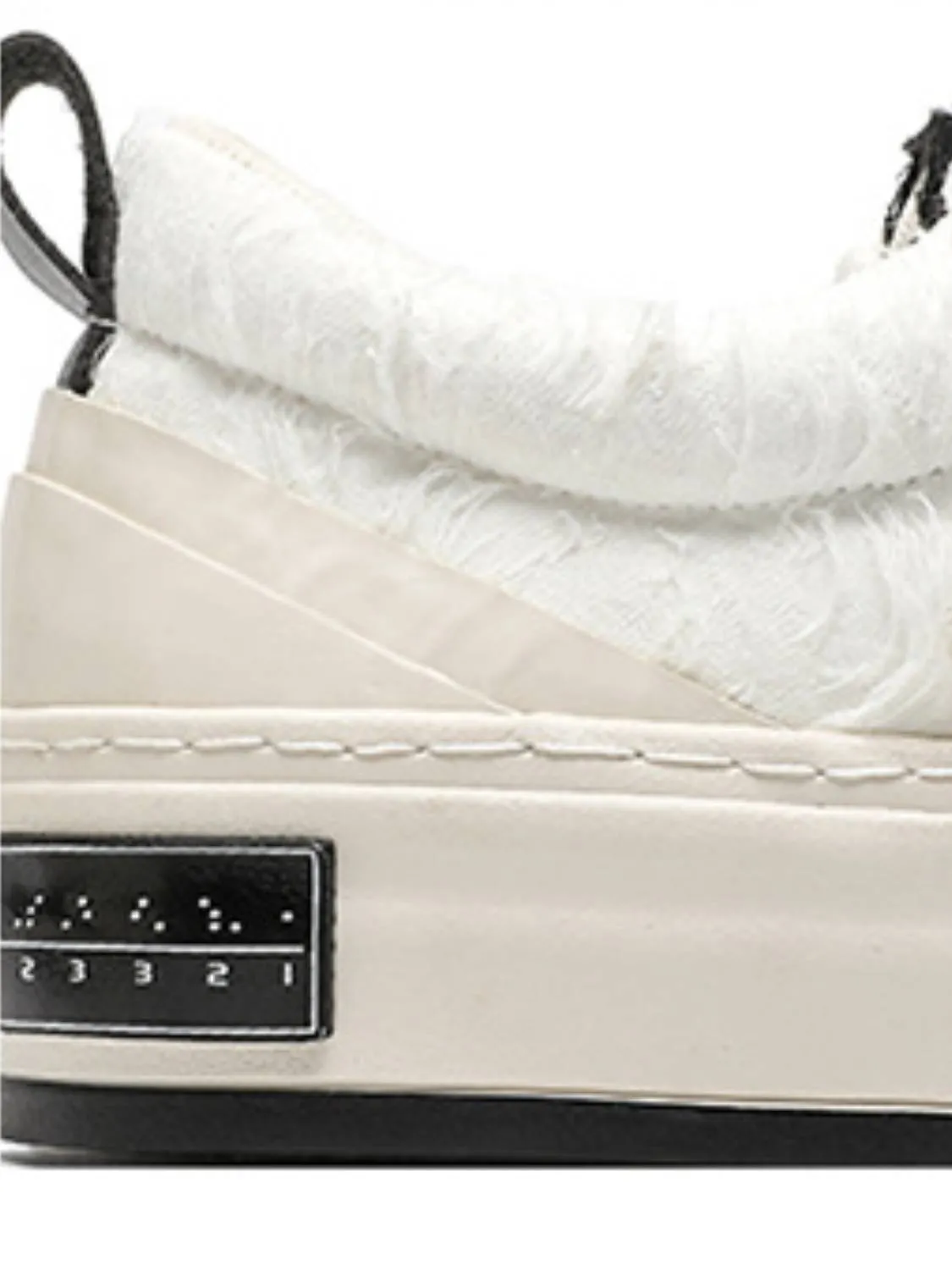 Contrast Label Skate Shoes