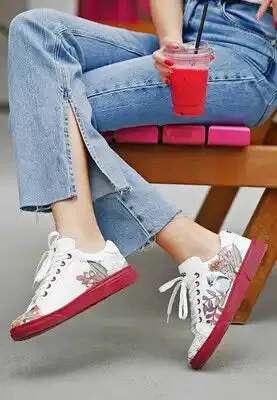 DOGO "Ace Magic in the Air Design" White sneaker