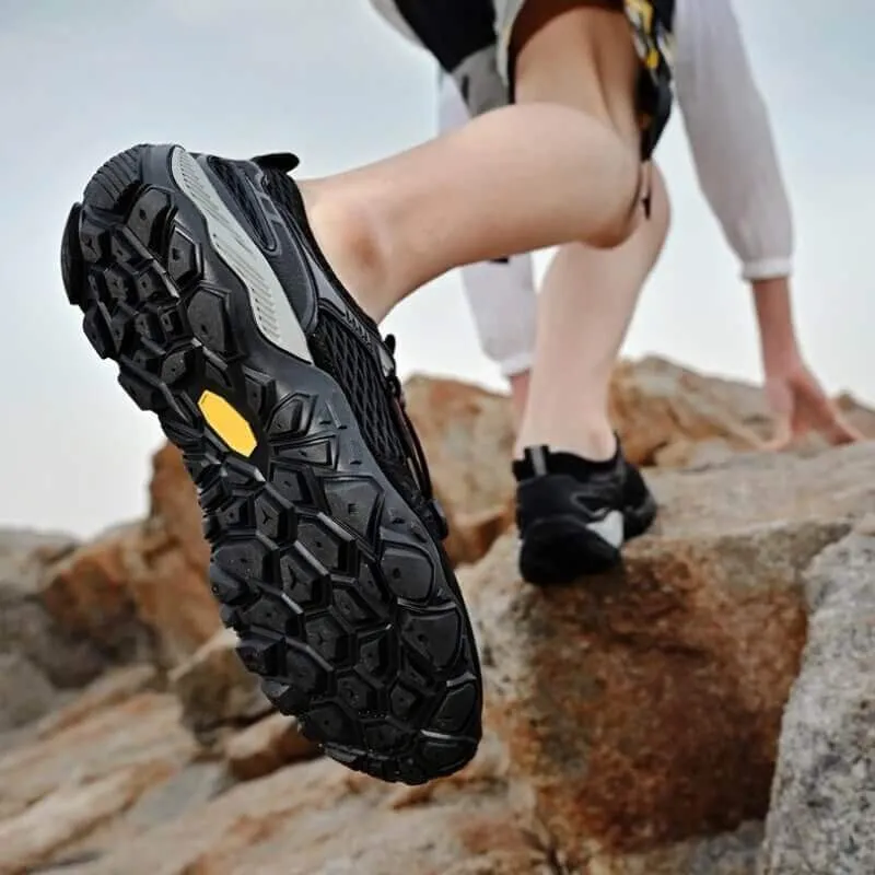 Fashion Soft Breathable Mesh Hiking Shoes for Climbing and Trekking