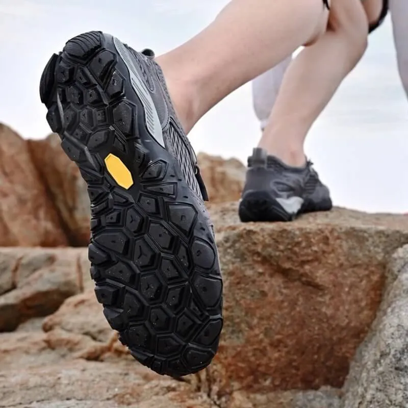 Fashion Soft Breathable Mesh Hiking Shoes for Climbing and Trekking