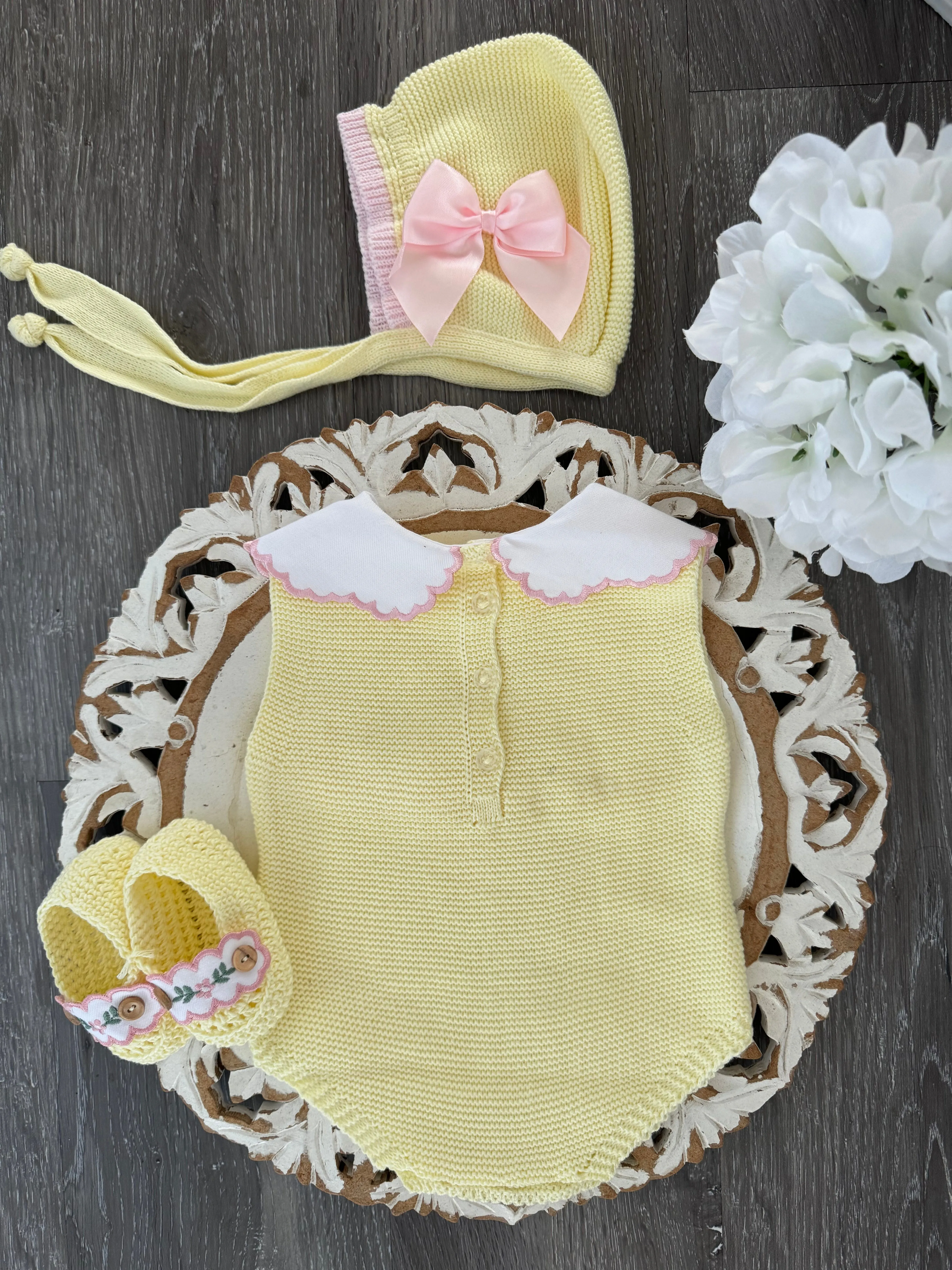 Floral Print Scallop Collar Sleeveless Short Knitted Romper Set in Yellow and Pink