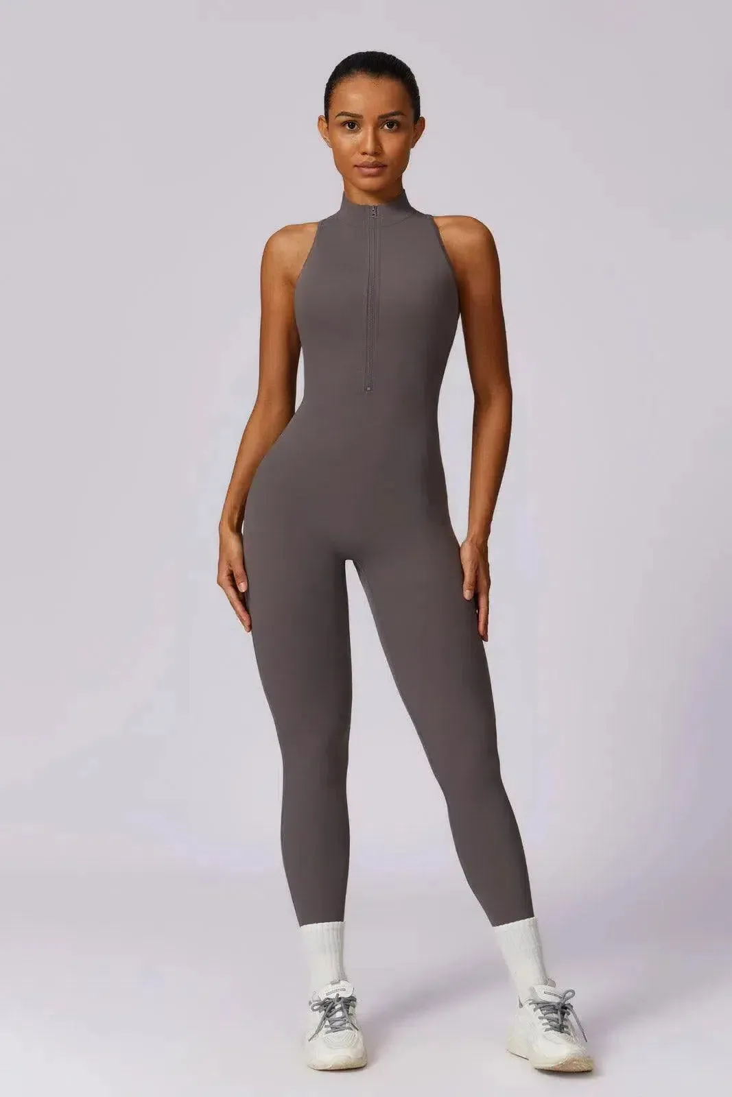 Lysandra – High-neck zip – Modern activewear suit