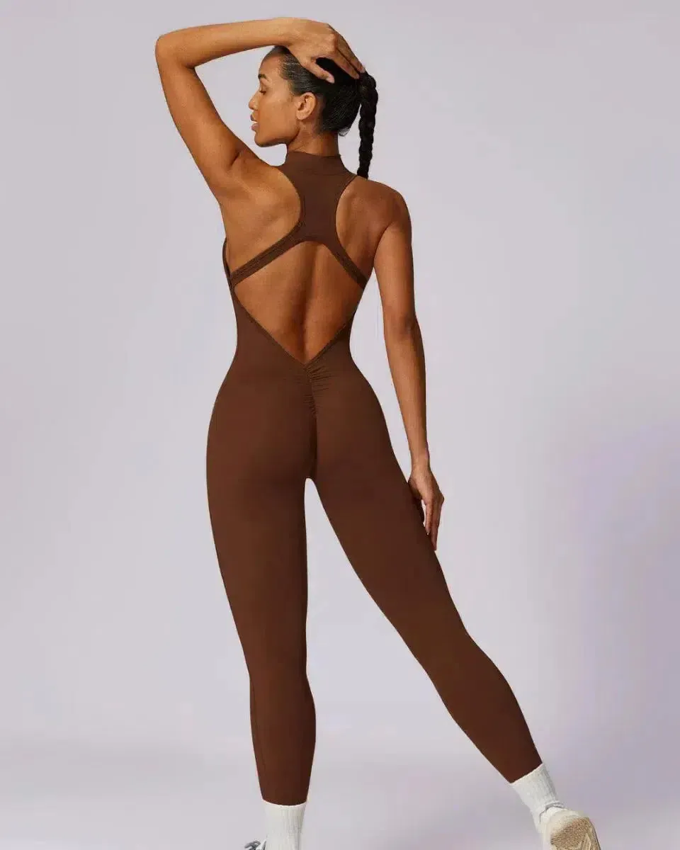 Lysandra – High-neck zip – Modern activewear suit