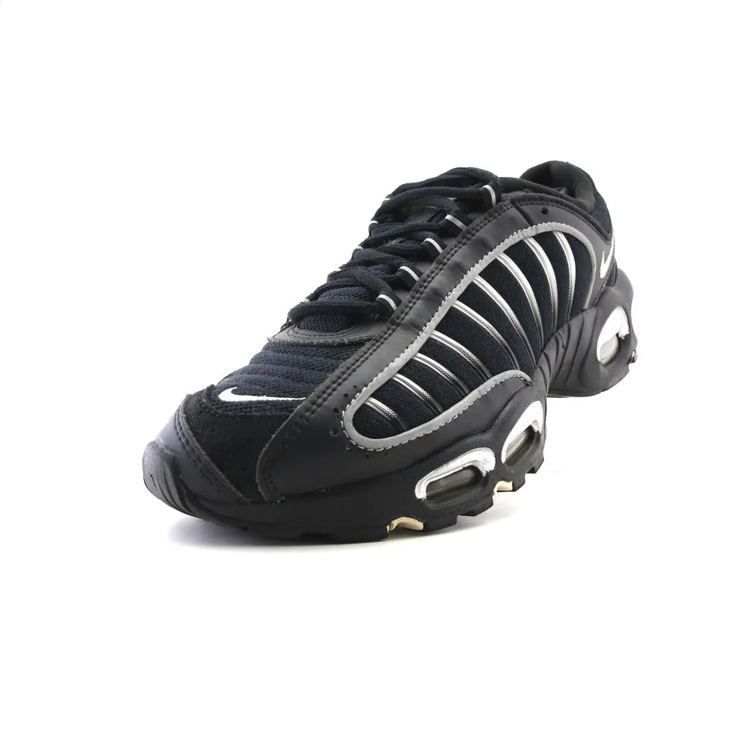 NIKE  AIR MAX TAILWIND 4