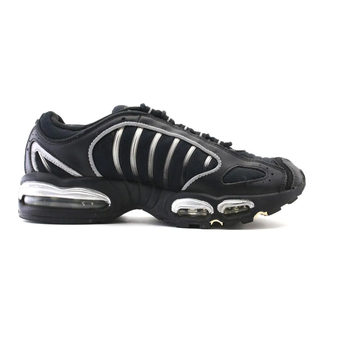NIKE  AIR MAX TAILWIND 4