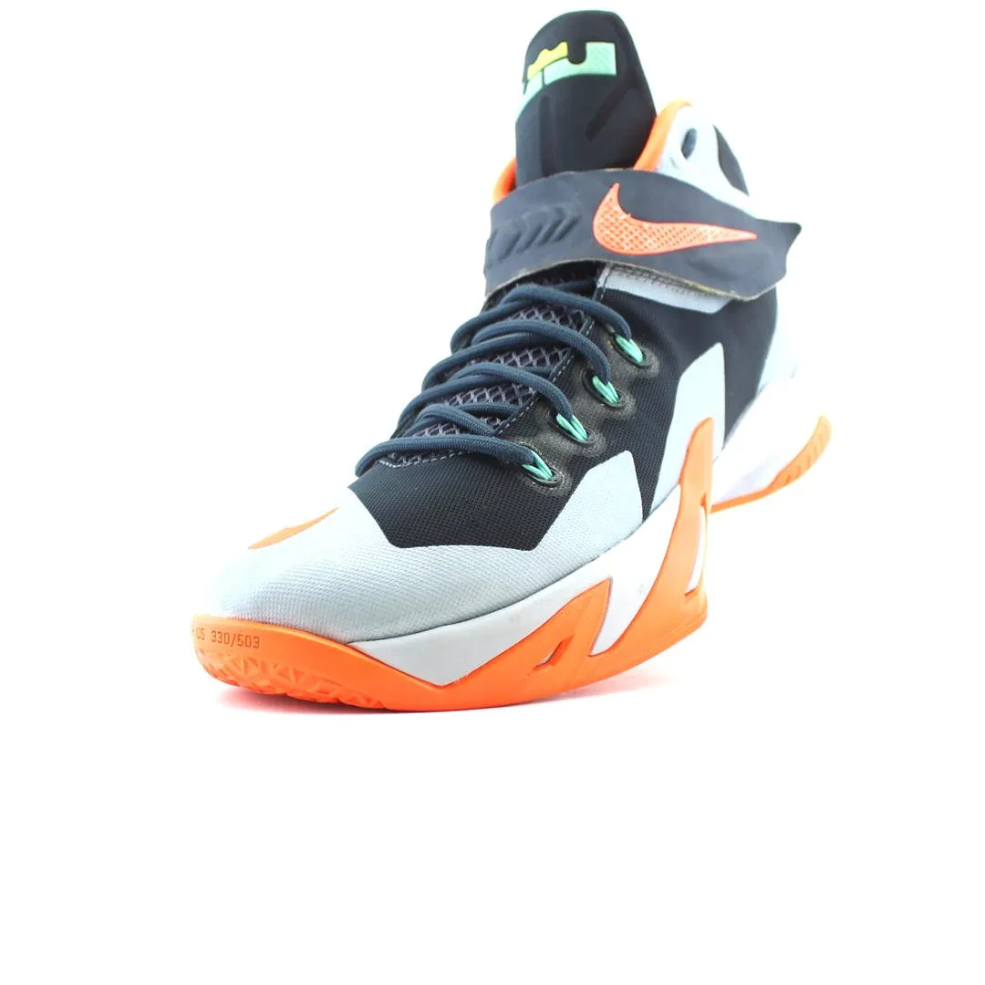 NIKE AIR ZOOM SOLDIER 8