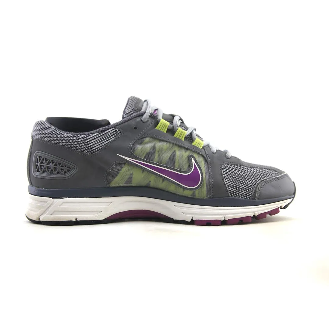 NIKE AIR ZOOM VOMERO 7