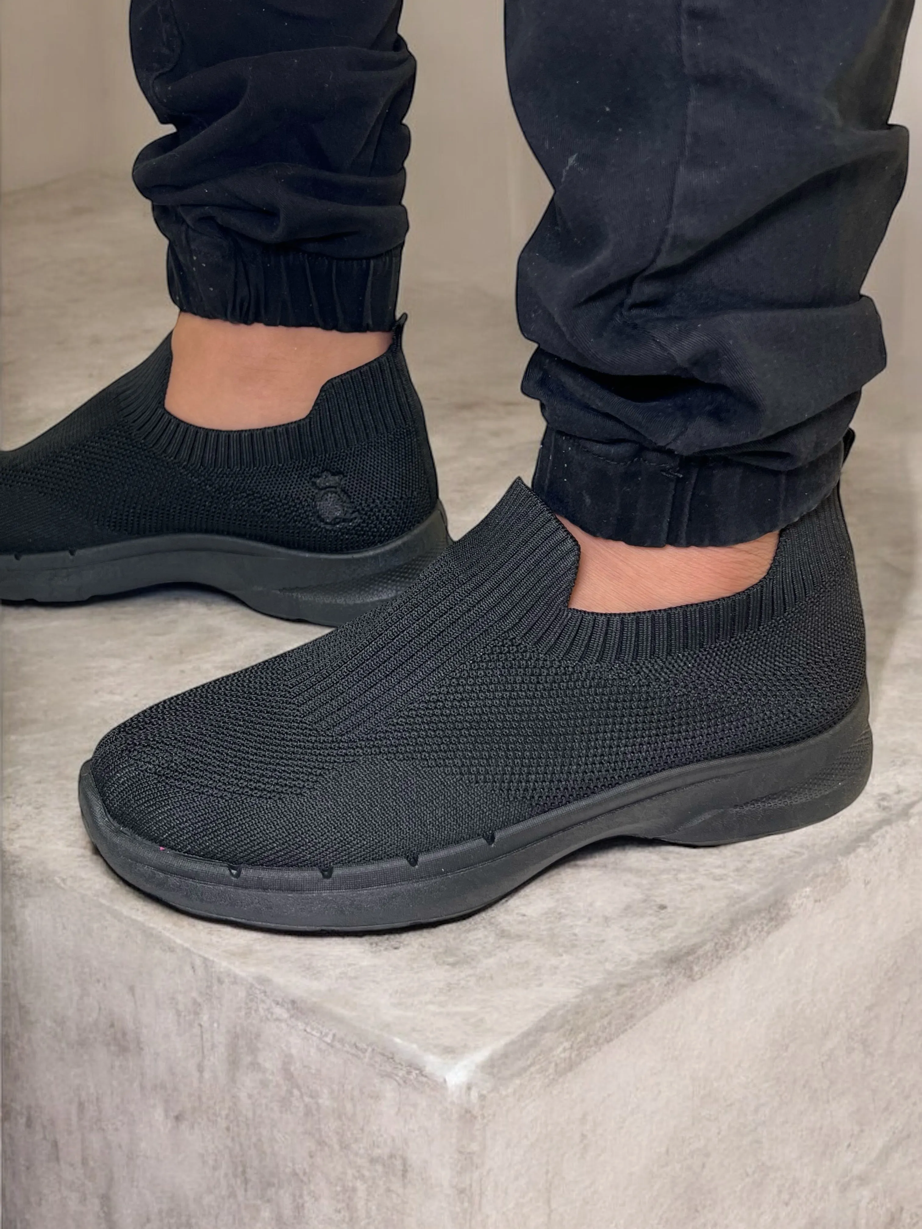 SHIDaQIN Earthbound Comfort Knit Slip-On Sneakers