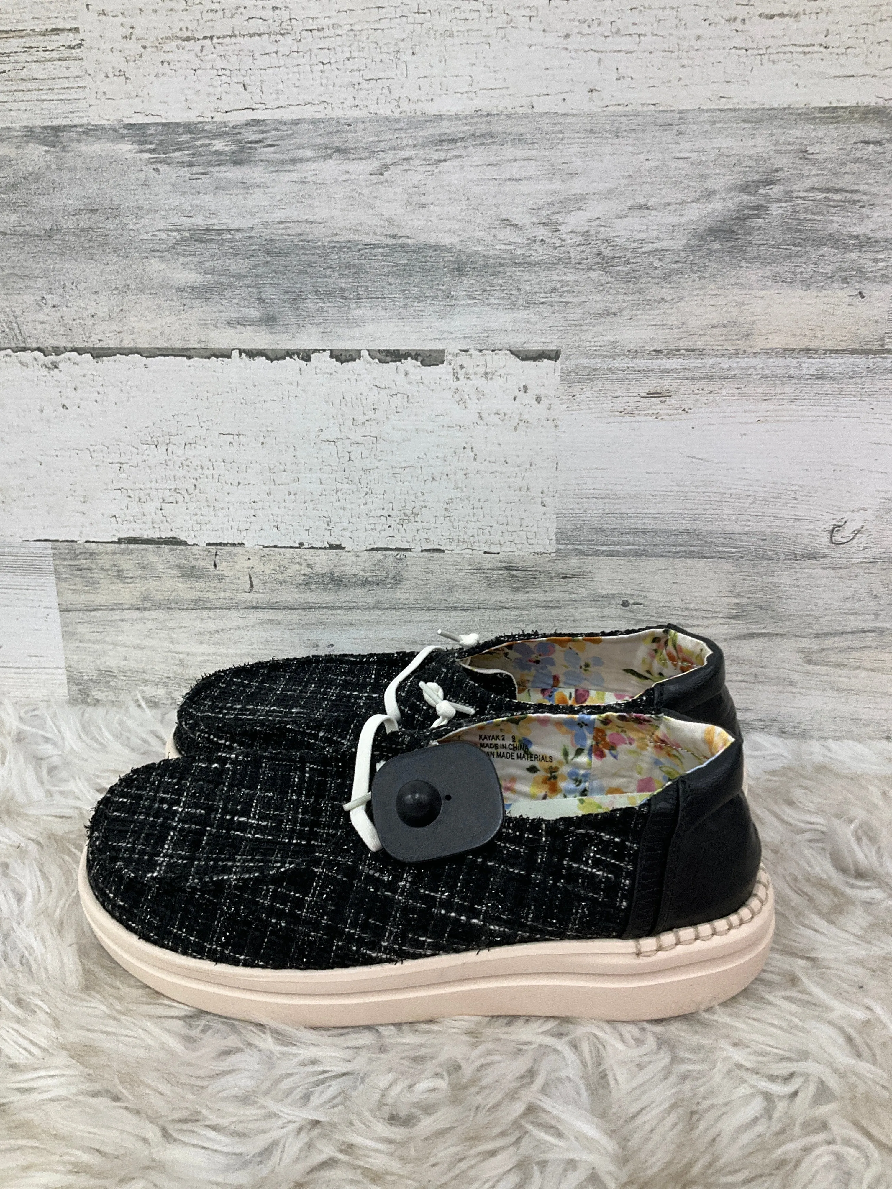Shoes Sneakers By Corkys In Black, Size: 9
