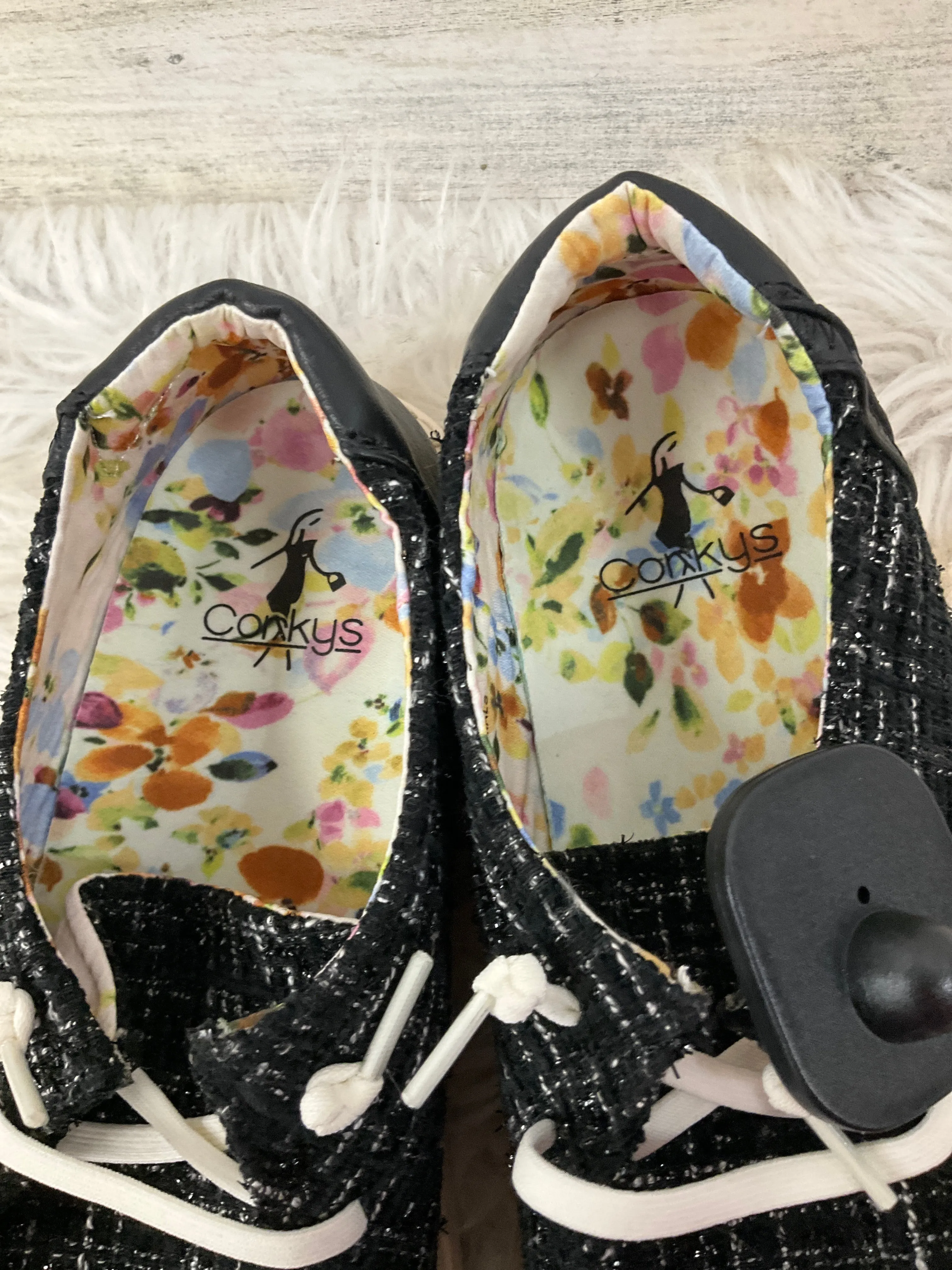Shoes Sneakers By Corkys In Black, Size: 9
