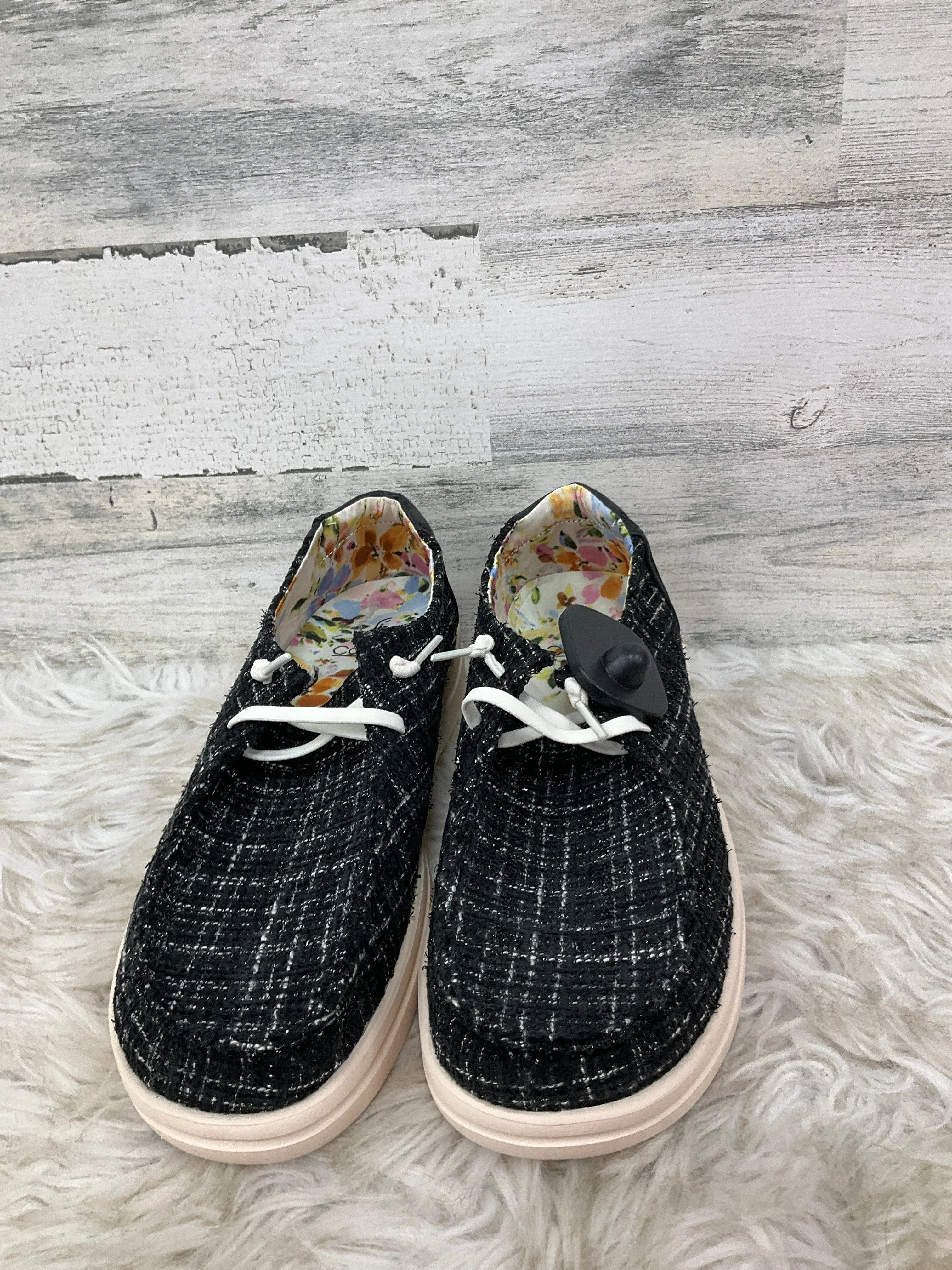 Shoes Sneakers By Corkys In Black, Size: 9