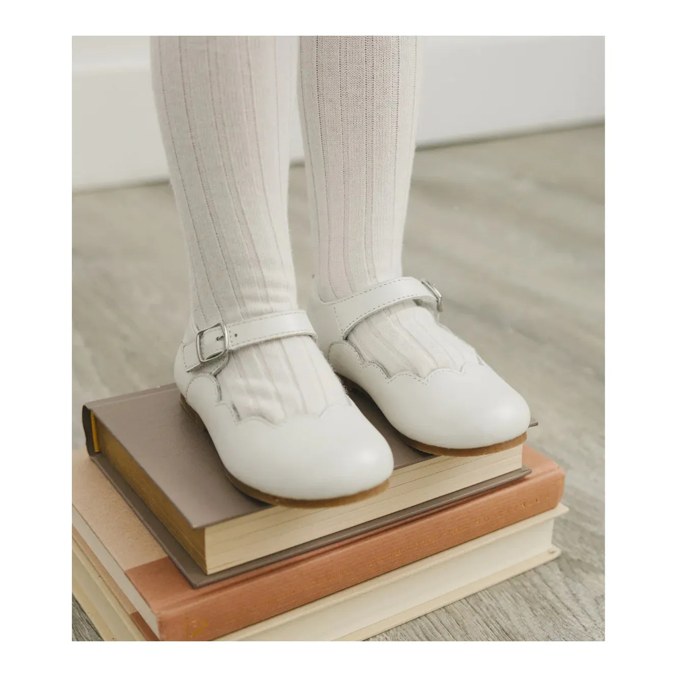 Sonia Scalloped Leather Flat - White