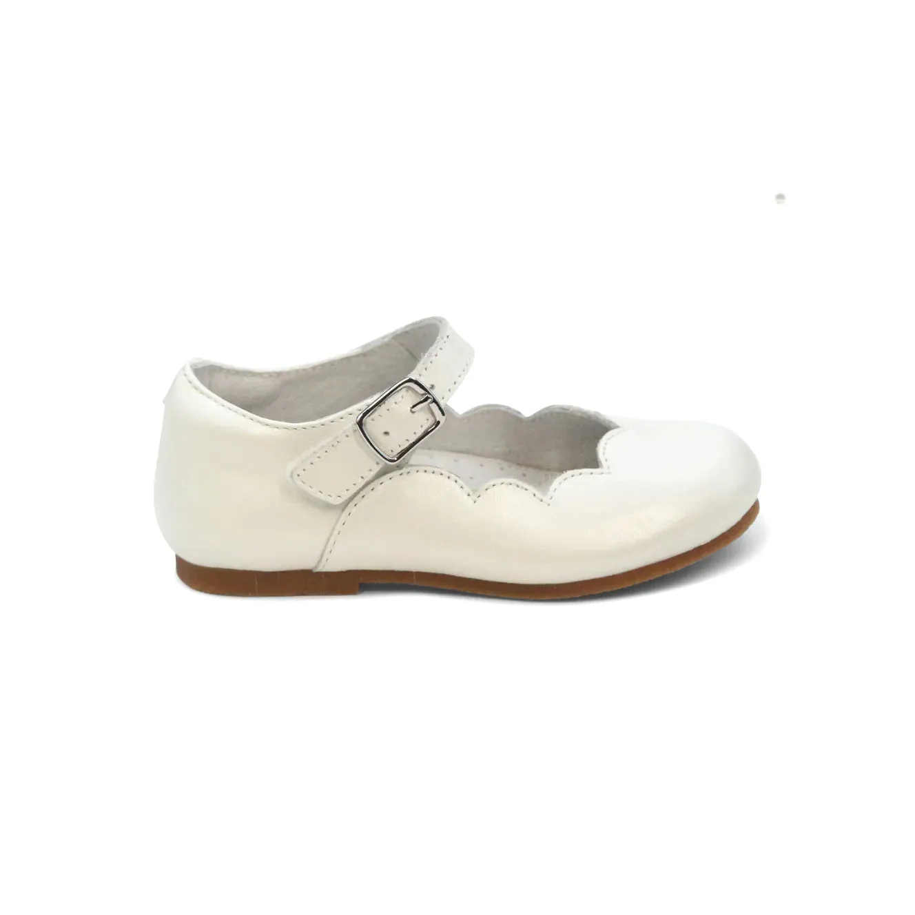 Sonia Scalloped Leather Flat - White