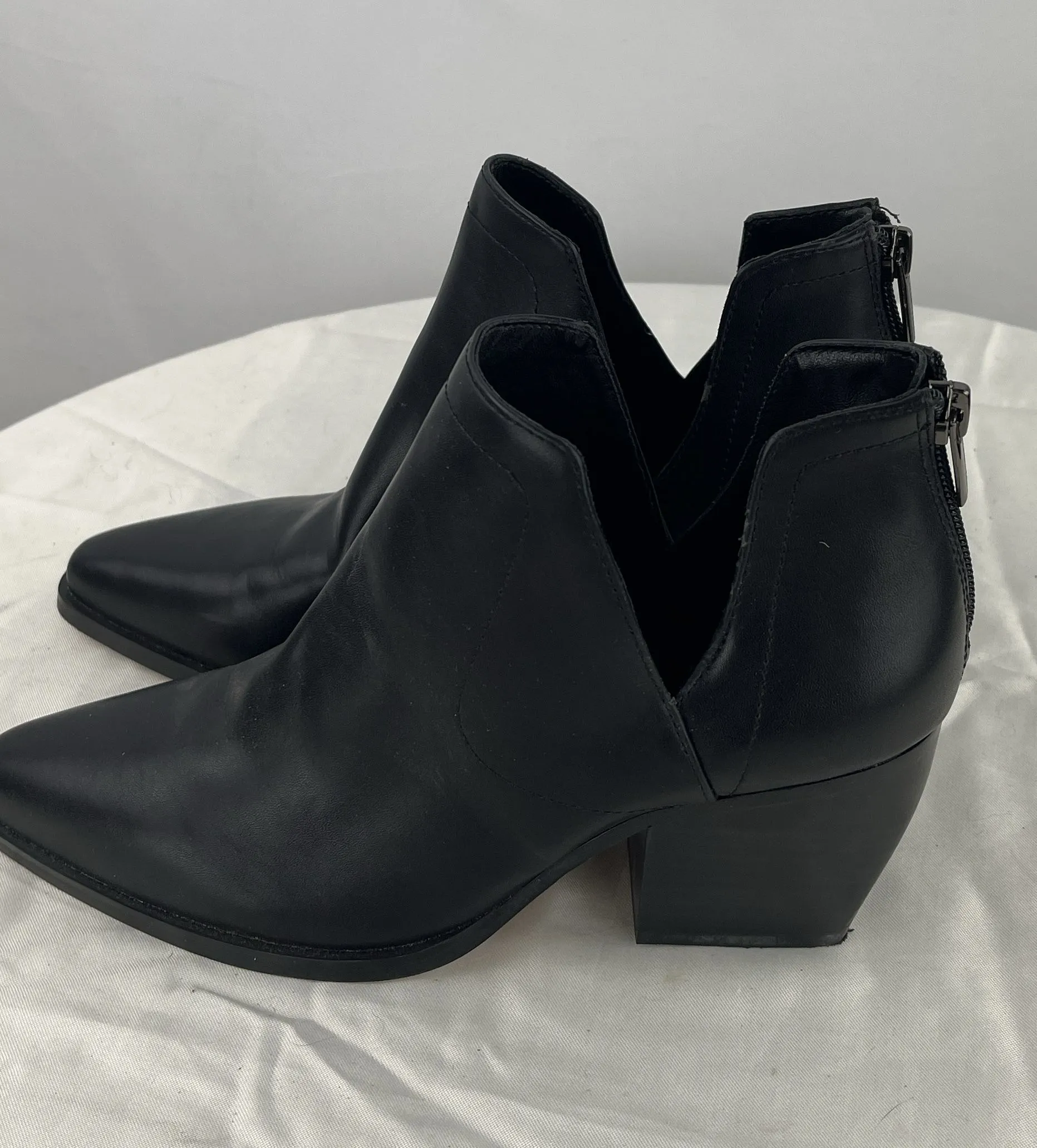 Vince Camuto Women's Black Leather Split Side Ankle Zip Up Boots Size 7.5